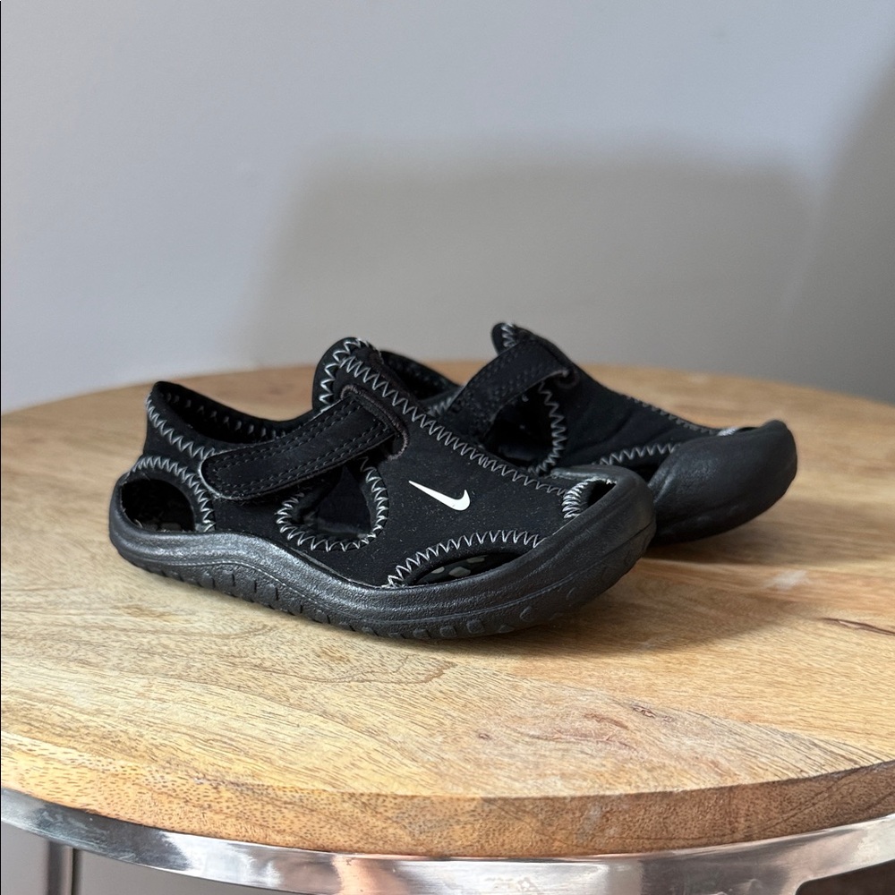 Nike toddler sandals
